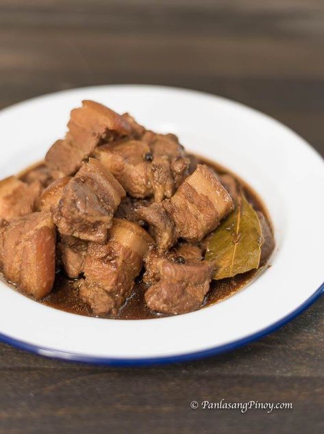 Sprite Pork Adobo Recipe - Panlasang Pinoy Adobo Aesthetic, Chicken Pork Adobo Recipe, Guamanian Recipes, Rice Toppings, Filipino Pork Adobo, Adobo Filipino, Pork Adobo Recipe, Pork Adobo, Adobo Recipe