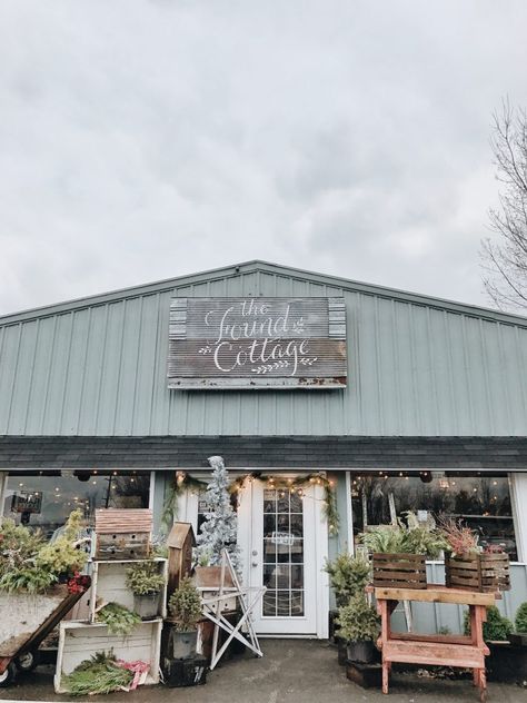 Rustic Storefront Ideas, Cottage Store Front Ideas, Farm Shop Exterior, Outside Store Front Ideas, Rustic Store Fronts, Antique Store Exterior, Antique Shop Exterior, Farm Shop Ideas, Farm Store Decor