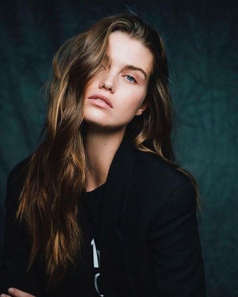 Luna Bijl is a dutch fashion model and Instagram star. Luna Bijl, Hairstyle For Short Hair, Hairstyle For Short, The September Issue, Dutch Fashion, Beauty Icons, Top Models, Body Measurements, Net Worth