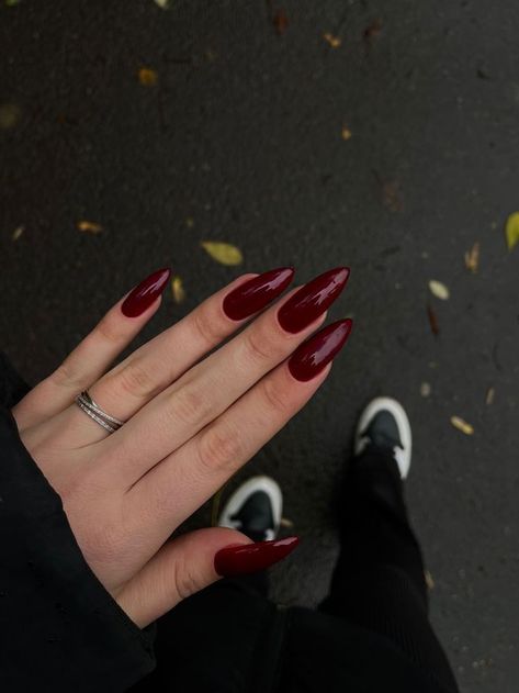 Kutek Disney, Dark Red Nails, Wine Nails, Maroon Nails, Red Acrylic Nails, Nagel Tips, Smink Inspiration, Classy Acrylic Nails, Makijaż Smokey Eye