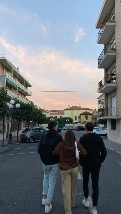 My Brothers Best Friend Aesthetic, Brothers Best Friend Aesthetic, Male And Female Best Friends, Pedri Gavi, Three Best Friends, Guy Best Friend, Girl Friendship, 17 Kpop, Guy Best Friends