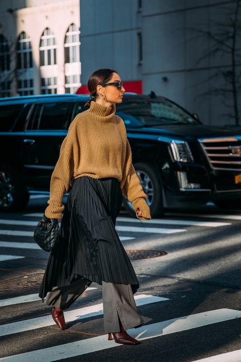 Best Street Style at New York Fashion Week Fall 2020 Skirt Over Pants Outfits, Skirt Over Pants, Pants Street Style, 2020 Street Style, Fashion Trend Forecast, New York Street Style, New York Fashion Week Street Style, Nyfw Street Style, Fashion Forecasting