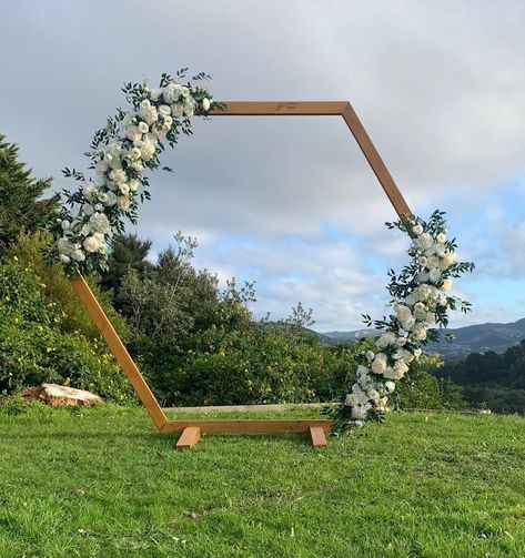 Arch Decoration Wedding Hexagon, Hexagon Arbor Flowers, Hexagon Wedding Arch Flowers White, Hex Wedding Arch, Wedding Ceremony Hexagon Arch, Heptagonal Wedding Arch Decor, Hexagon Flower Arch, Hexagon Arbor Wedding Flowers, Wedding Hexagon Arch Ideas