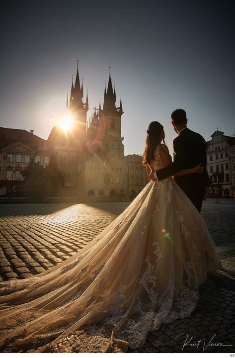 Prague Wedding Photography, Wedding Couple Pics, Unique Pre Wedding Shoot Ideas, Wedding Shoot Poses, Church Couple, Post Wedding Photoshoot, Prague Wedding, Marriage Photoshoot, Watch The Sunrise