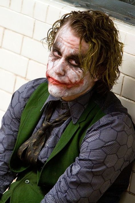 Joker Y Harley Quinn, Joker Dark Knight, Joker Photos, Der Joker, Joker Heath, The Dark Knight Trilogy, Joker Pics, Heath Ledger Joker, Fritz Lang