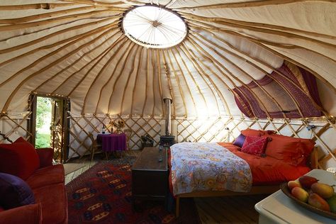 Got an urge to visit Mother Nature, but don't feel like roughing it in a sleeping bag? Here are some of the best places to go glamping Near Los Angeles! Yurt Bedroom, Aylesbury England, Yurt Retreat, Detached Kitchen, Silo Homes, Yurt Ideas, Yurt Life, Building A Yurt, Desert Village