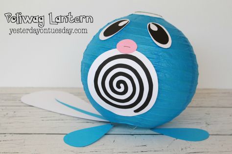 poliwag-lantern Pokeball Gift, Black Scrapbook Paper, Pokemon Party Decorations, Diy Pokemon, Pokemon Themed Party, Pokémon Birthday, Pokemon Room, Pokémon Party, Loom Band Bracelets