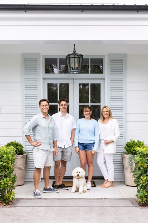 Hamptons Style Exterior, Hamptons Farmhouse, Timber Sliding Doors, Retreat Home, Hamptons Beach House, Preppy Cottage, Hamptons Style Home, Hampton Home, Hamptons Home