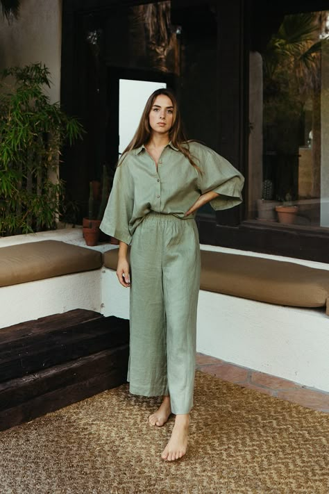 Spring Sets Outfits, Linen Coord Set, Green Linen Pants Outfit, Linen Clothes For Women Classy, Green Shirt Women, Chic Outfit Aesthetic, Linen Set Women, Bossy Outfit, Linen Fashion Women