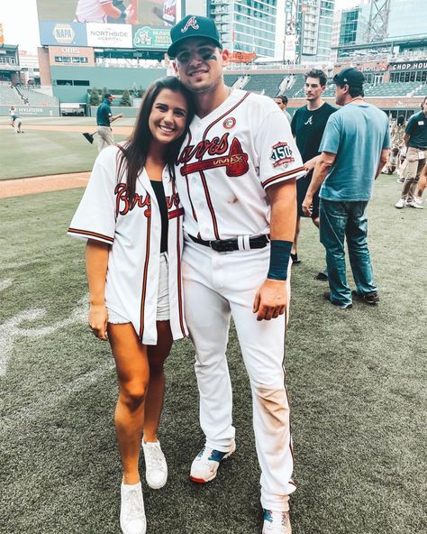 Baseball Wife Outfit, Mlb Wife Aesthetic, Baseball Wife, Austin Riley, Houston Astros Baseball, Mlb World Series, Justin Verlander, Astros Baseball, Baseball Boys