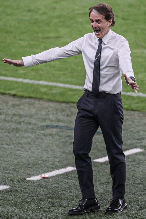 Roberto Mancini, Uefa European Football Championship, Formal Men, Football Tournament, Formal Men Outfit, Association Football, Just For Men, European Football, European Championships