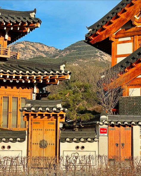 Eunpyeong Hanok Village ⛰️ Hanok Village Aesthetic, Korean Village Aesthetic, Korean Village, Village Aesthetic, Hanok Village