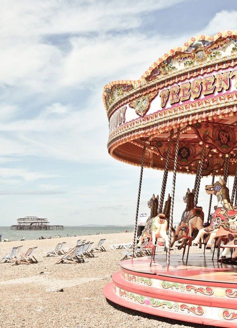 Soft Summer Aesthetic, Humble Crumble, Cafe Story, Cities Aesthetic, British Beach, Victorian Seaside, Day Trip From London, English Seaside, Brighton Rock