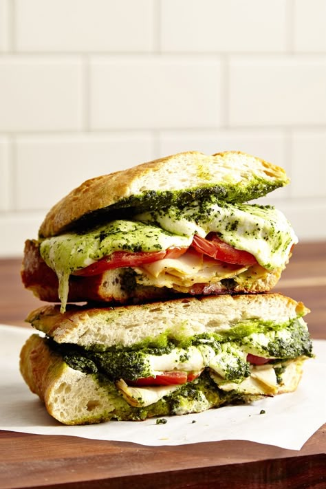 Best Panini Recipes, Turkey Sandwiches Recipes, Mozzarella Sandwich, Pesto Sandwich, Sandwich Lunch, Panini Recipes, Turkey Sandwich, Kale Pesto, Leftover Turkey Recipes