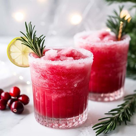 Cranberry Vodka Slush Vodka Slush Recipe, Slushy Alcohol Drinks, Alcoholic Slush Recipes, Vodka Slushies, Wine Slushie Recipe, Vodka Cranberry Cocktail, Vodka Slush, Hacks For Home, Christmas Cranberry