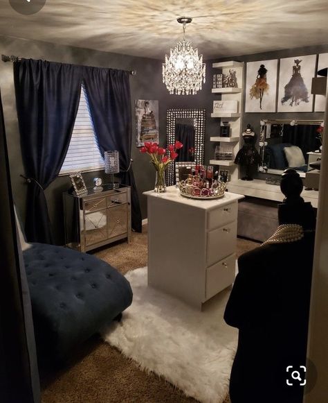 Spare Room Walk In Closet, Bedroom Turned Closet, Glam Room Ideas, Spare Room Closet, Dream Dressing Room, Glam Bedroom, Exterior Furniture, Beauty Room Decor, Closet Decor