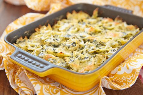 Serve this at Thanksgiving and watch it disappear. Baked Pasta Recipes Easy, Artichoke Casserole, Bow Tie Pasta Recipe, Pasta Farfalle, Spinach Artichoke Pasta, Cheesy Pasta Recipes, Pasta Casserole Recipes, Artichoke Pasta, Baked Pasta