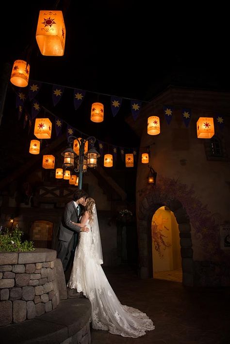 Under the Tangled lanterns at Disney's Magic Kingdom. Rapunzel Wedding Theme, Park Shoot, Tangled Lanterns, Rapunzel Wedding, Tangled Wedding, Disney World Wedding, Tema Disney, Disney Wedding Theme, Disney Weddings