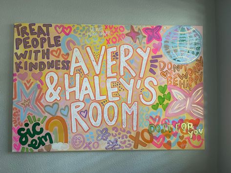 Roommate Canvas Painting, Cute Dorm Room Paintings, Canvas Dorm Paintings, Roommate Door Signs, College Dorm Canvas Art, College Dorm Canvas Painting, Dorm Room Signs Doors, Preppy Dorm Painting, Dorm Crafts Diy