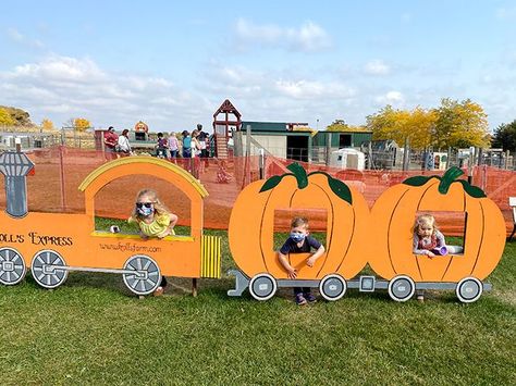 Pumpkin Patch Cutouts, Community Fall Festival, Pumpkin Patch Photo Op Ideas, At Home Pumpkin Patch, Pumpkin Patch Decorating Ideas, Pumpkin Patch Ideas, Pumpkin Train, Pumpkin Patch Business, Diy Pumpkin Patch