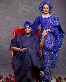 Aso Oke Dress Styles, Yoruba Traditional Attire, Aso Oke Dress, Dress Styles For Wedding, Naija Wedding, Nigerian Bride, African Wedding Attire, African Bride, Traditional Wedding Attire