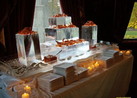 Perfect for a snow wedding, but what to use for a mold?  DIY Ice Sculptures Seafood Dinner Party, Ice Sculpture Wedding, Seafood Bar, Wedding Buffet Food, Ice Party, Wedding Food Stations, Snow Wedding, Bar Display, Ice Sculpture