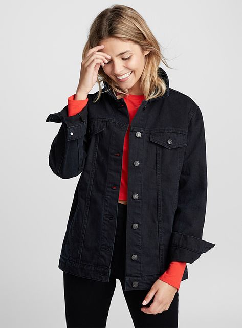 Black Trucker Jacket Outfit, Black Demin Jacket, Black Demin Jacket Outfits, Black Denim Jacket Outfit Women, Black Jeans Jacket Outfit, Summer Outerwear Women, Black Jean Jacket Outfits, Black Button-up Denim Jacket For Everyday, Classic Black Button-up Denim Jacket