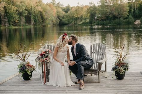 This Entirely DIY Wedding Transformed a Lakefront Cottage Into a Boho Wonderland | Junebug Weddings Simple Lakeside Wedding, Lake Side Wedding Decor, Lake Wedding Ideas Decoration, Outdoor Wedding Lake, Summer Lakeside Wedding, Lake Wedding Diy, Simple Lake Wedding, Fall Wedding Lakeside, Casual Lake Side Wedding