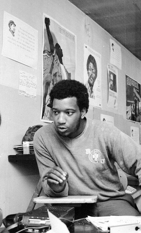 Black Panthers Movement, Black American Culture, Fred Hampton, Chicago History Museum, Black Empowerment, Black Leaders, Black Panther Party, Chicago History, Black Figure