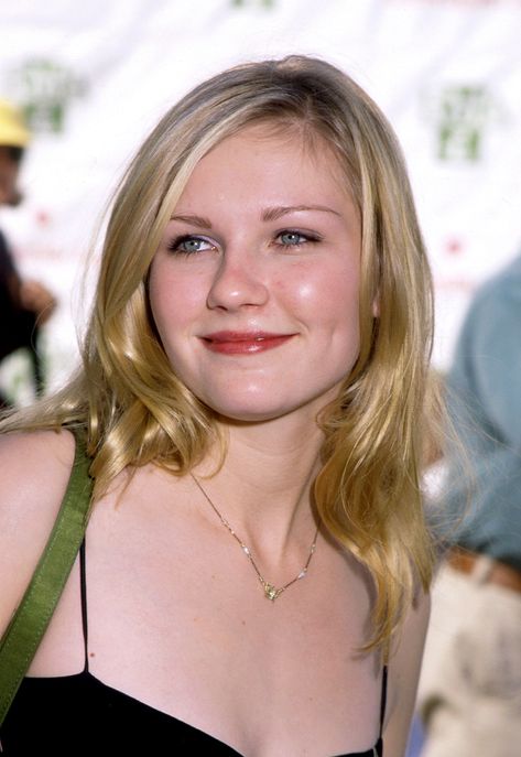 Kirsten Dunst Makeup, Kirsten Dunst 2000s, Kristen Dunst 90s, 2000s Face Claims, Kirsten Dunst 90s, Kirsten Dunst Hair, Kristin Dunst, Desired Beauty, Kristen Dunst