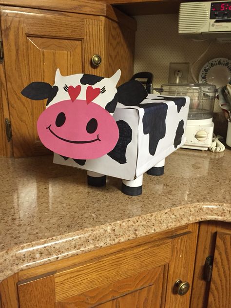 Cow Valentine's Day box for kids. Toilet paper rolls as legs and neck Police Valentine Box Ideas, Goat Valentine Boxes, Animal Valentines Boxes, Farm Animal Valentine Boxes, Animal Valentine Box Ideas, Cow Print Valentines Box Ideas, Chicken Valentines Boxes, Cow Valentine Box Ideas, Bull Valentine Box Ideas