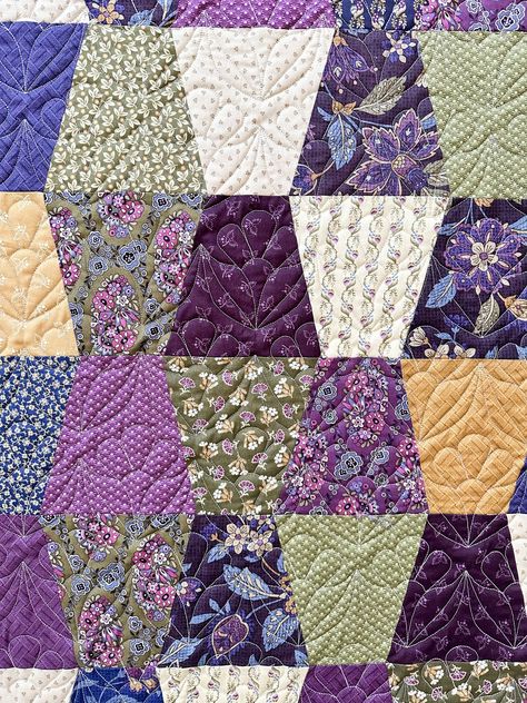 Quilting It Tumbler Quilts Ideas, Tumbler Patchwork Patterns, Accuquilt Tumbler Quilt, Tumbler Quilts, Queen Size Quilt Pattern\ Yardage Using 2 Colors, Throw Quilts, Twin Quilt Pattern, Hunters Star Quilt, Tumbler Quilt