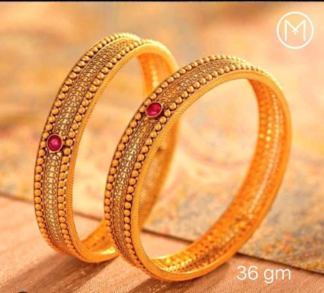 Gold Patla Design For Women, Antique Gold Bangles Design, 22k Gold Bangles, Small Earrings Gold, Jewelry Necklace Simple, Gold Bangles Indian, Antique Gold Earrings, Gold Jhumka Earrings, Gold Jewels Design