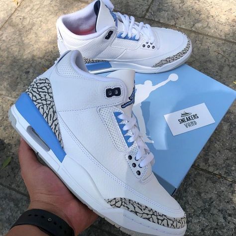 Jordan Shoes For Men, Jordan 3s, Pretty Sneakers, White Nike Shoes, Nike Shoes Girls, Jordans Girls, Nike Fashion Shoes, Jordan Shoes Girls, Pretty Shoes Sneakers