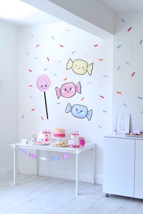 Kawaii Party Decorations, Kawaii Party Ideas, Candy Printables, Kawaii Decorations, Kawaii Birthday Party, Kids Birthday Decorations, Kawaii Party, Pink Ombre Cake, Kawaii Birthday