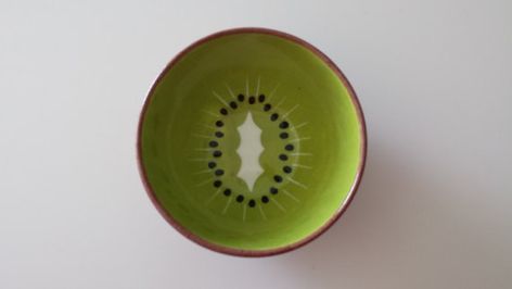 Kiwi Bowl, Ap Ceramics, Clay Pigeons, Cha Ching, Clay Bowls, Cd Art, Clay Bowl, Keramik Design, Fruit Dip