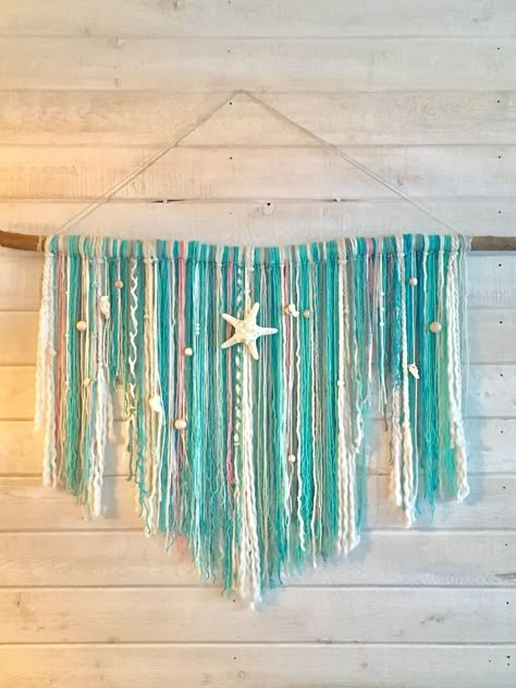 Diy Wall Hanging Yarn, Beach Wall Hanging, Pola Macrame, Deco Marine, Yarn Hanging, Yarn Wall Art, Diy Boho Decor, Paper Wall Hanging, Hanging Diy