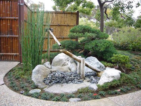 I've always wanted a yard with a shishi odoshi :-) Shishi Odoshi, Japanese Garden Style, Modern Japanese Garden, Small Japanese Garden, Japanese Garden Landscape, Japanese Tea Garden, Japanese Zen Garden, Japan Garden, Meditation Garden