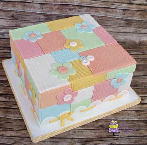 Patchwork cake Quilt Cake, Patchwork Cake, Sewing Cake, Quilted Cake, Fondant Cake Designs, Novelty Cakes, Floral Cake, Girl Cakes, Sweet Cakes