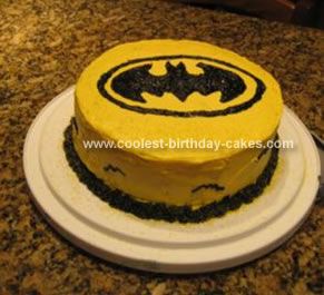 Homemade Batman Birthday Cake: My son wanted a Batman theme.  I thought this was easy enough.  I just used a box cake mix to make 2 cake rounds and stacked.  I used concentrate yellow Batman Birthday Cake Ideas, Diy Batman Cake, Birthday Cake Batman, Simple Batman Cake Ideas, Simple Batman Cake, Batman Shaped Cake, Cake Batman, Birthday Cake For Boyfriend, Tårta Design