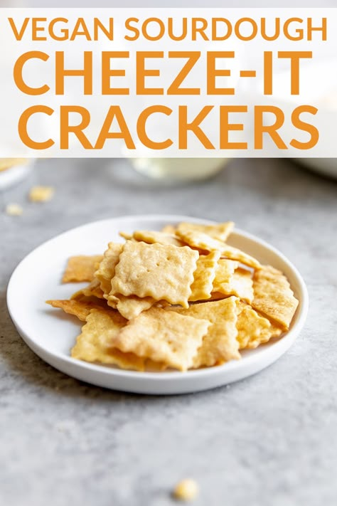 Vegan Cheese Crackers, Sourdough Cheez Its, Vegan Sourdough Discard Recipes, Healthy Sourdough Discard Recipes, Cheeze Its, Cheez It Recipe, Sourdough Discard Crackers, Discard Crackers, Cheez Its