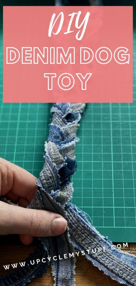 Make a simple no sew denim dog toy out of the seams of your old jeans. Upcycle and use every part of your old blue jeans! Toy Upcycle, Sew Denim, Denim Upcycle, Homemade Dog Toys, Upcycle Diy, Diy Pet Toys, Make Paper Flowers, Diy Dog Toys, Denim Crafts Diy