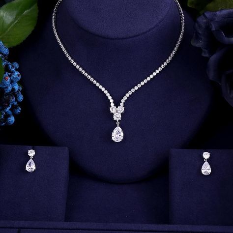 Wedding Jewelry For Bride, Silver Wedding Jewelry, Bridal Necklace Set, Diamond Jewelry Necklace, Diamond Jewelry Designs, Bridesmaid Jewelry Sets, Bridal Gold Jewellery, Wedding Jewelry Sets, Bridal Jewelry Sets