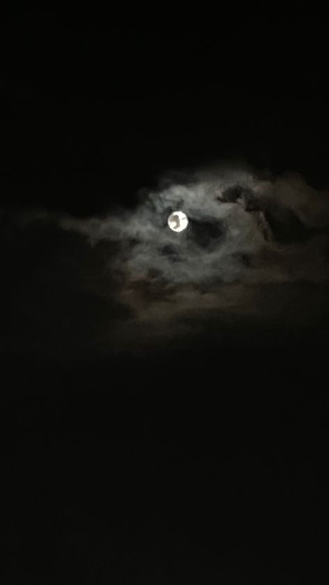 Moon Pics Real, Stars At Night Sky Real, Real Moon Pictures Photography, Full Moon Aesthetic Dark, Moon Pics Night Real, Full Moon Snap, Moon Pics Night, Moon Homescreen, Full Moon With Clouds