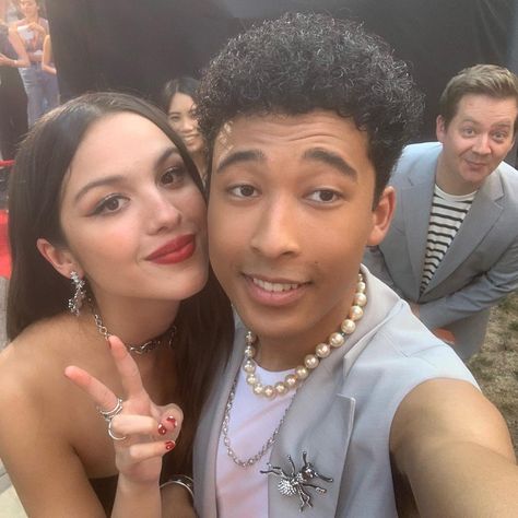 olivia rodrigo with adrian lyles Hsmtmts Season 3, Adrian Lyles, Jason Earles, Red Carpet Premiere, Divorce And Kids, July 28, High School Musical, Olivia Rodrigo, Awards Ceremony