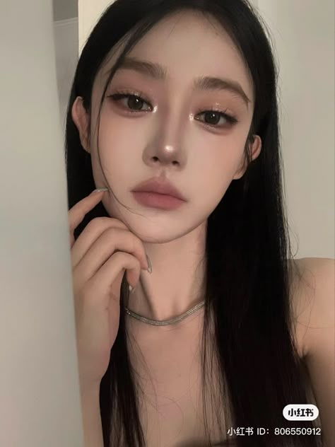 Dark Douyin Makeup Look, Dark Aegyo Makeup, Big Monolid Eyes, Douyin Matte Makeup, Make Up Big Eyes Tutorial, Dark Feminine Douyin Makeup, Uzzlang Makeup Dark, Make Up Oval Face, Douyin Black Makeup