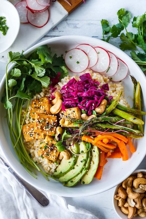 Rice Bowl Vegan, Pan Tofu, Tofu Rice Bowl, Carrots And Asparagus, Miso Marinade, Miso Tofu, Healthy Buddha Bowl, Buddha Bowl Recipes, Tofu Rice