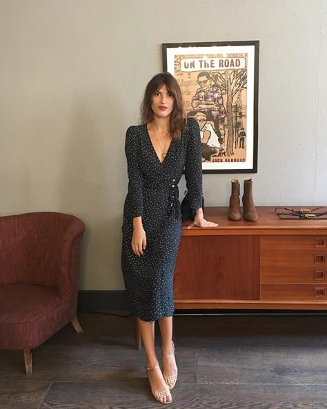 French Minimalist Wardrobe, Jeanne Damas Style, Style Parisienne, Jeanne Damas, French Girl Style, Love French, Style Star, Jane Birkin, French Chic