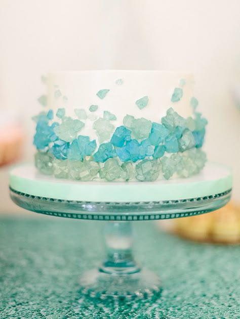 Rock Candy | 27 Cakes Covered In Delicious Food - Idea for Ice Shards > Stained glass candy Rock Candy Cakes, Turquoise Cake, Torte Creative, Sea Glass Wedding, Frosted Cake, Small Wedding Cakes, Torte Cupcake, Traditional Wedding Cake, Beach Wedding Cake