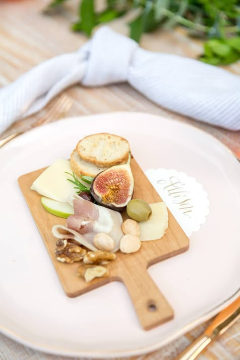 7 Tips for Throwing the Perfect Garden Party - STATIONERS Mini Cheese Boards, Mini Charcuterie, Personalized Cheese Board, Meat Appetizers, Cheese Tasting, Wood Boards, Wooden Cheese Board, Cheese Boards, Food Display